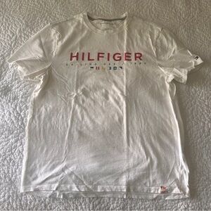 Men’s Tommy Hilfiger T-Shirt size M